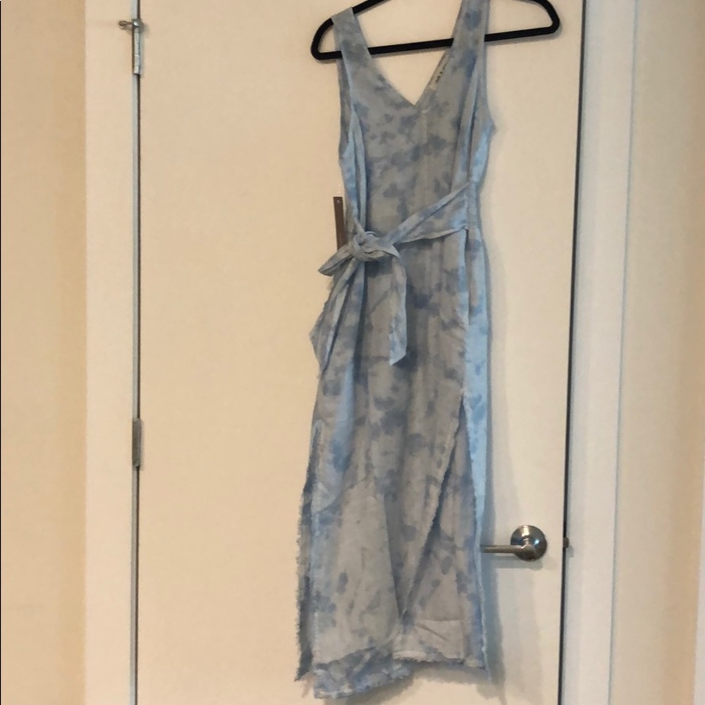 Blue tie dye linen dress with side slit